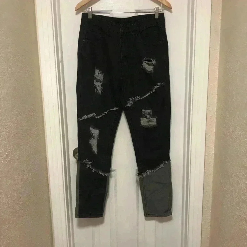Men’s distressed black jeans size small